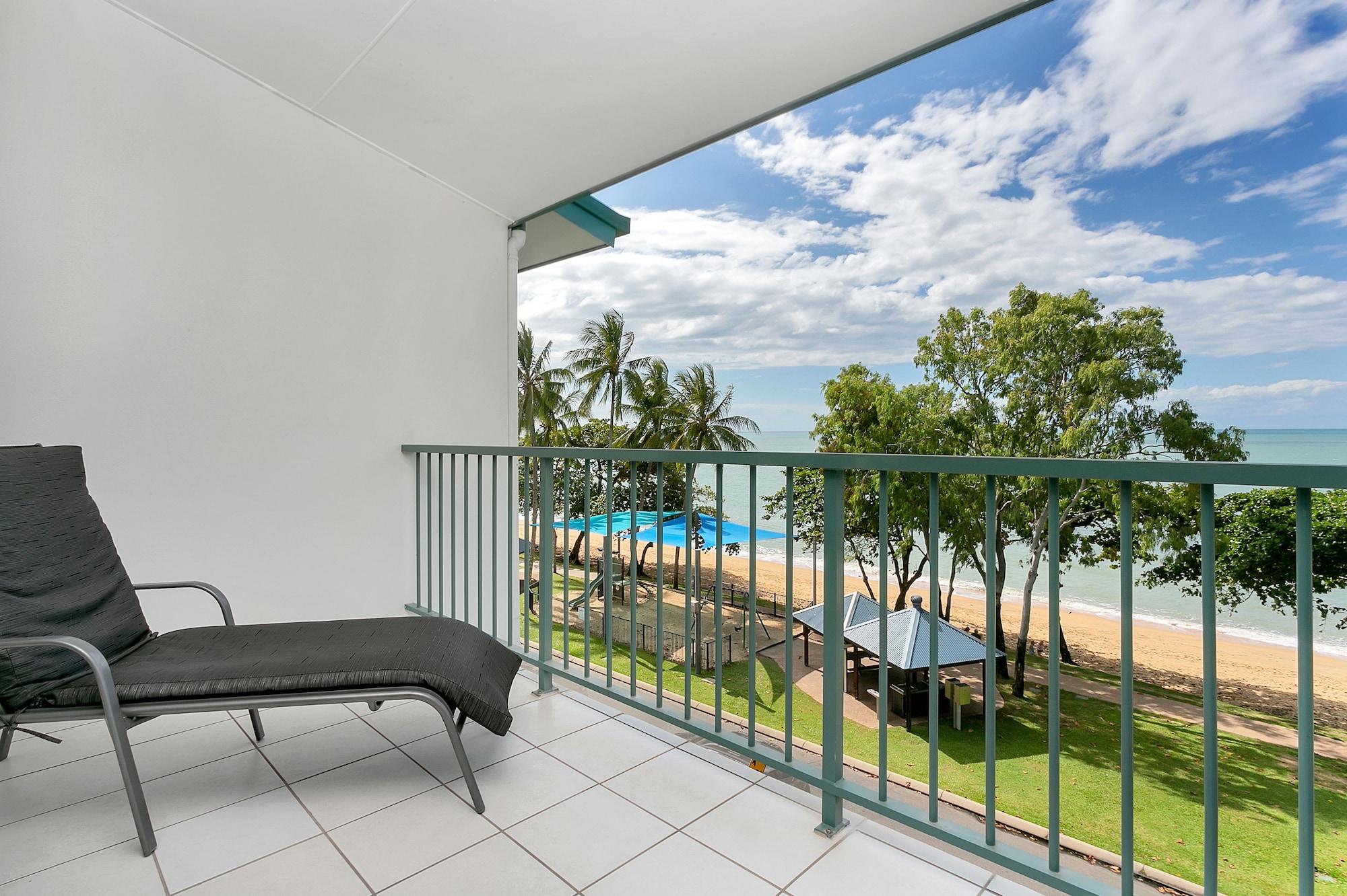 Beachfront Apartments On Trinity Beach Zewnętrze zdjęcie