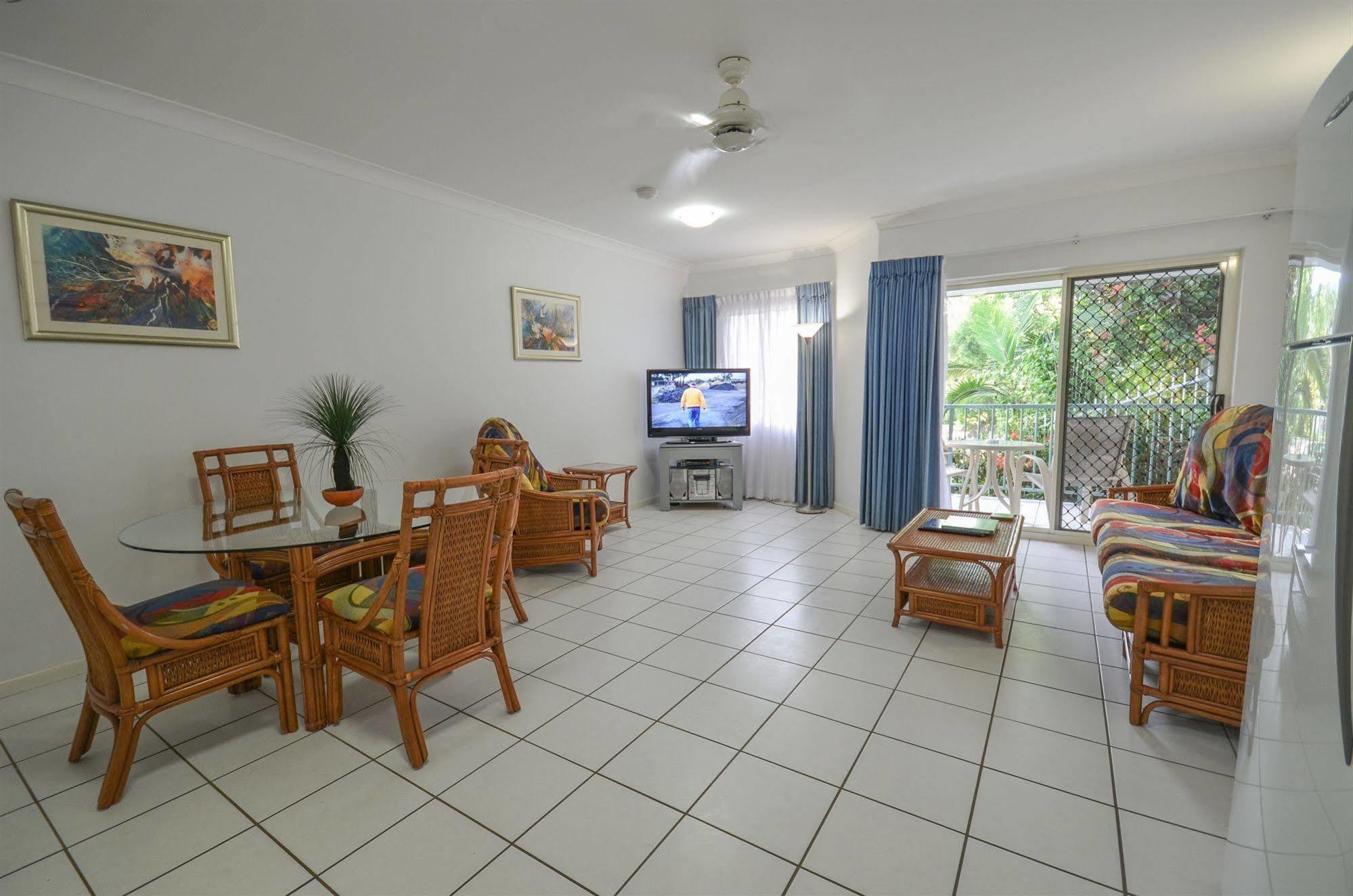 Beachfront Apartments On Trinity Beach Zewnętrze zdjęcie